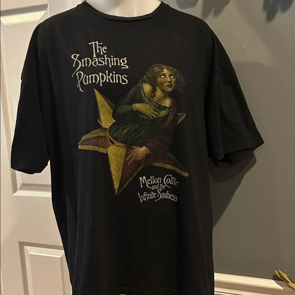 Smashing Pumpkins Black Graphic Tee - Picture 1 of 6